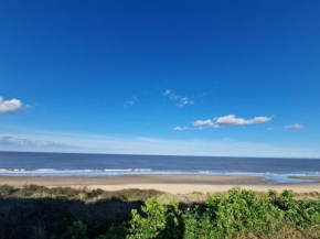 2 Bedroom Luxury Chalet near Sea